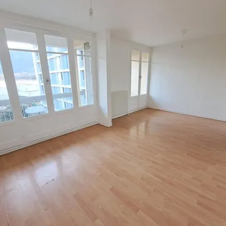 Rent this 4 bed apartment on 6 ter Rue de l'Argentière in 38600 Fontaine, France