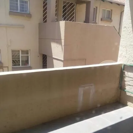 Rent this 2 bed townhouse on Augusta Road in Johannesburg Ward 57, Johannesburg