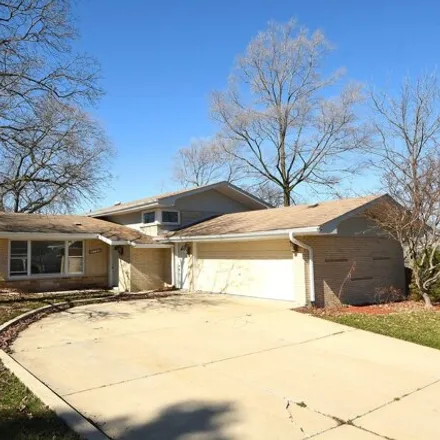 Buy this 3 bed house on 8826 81st Court in Hickory Hills, IL 60457