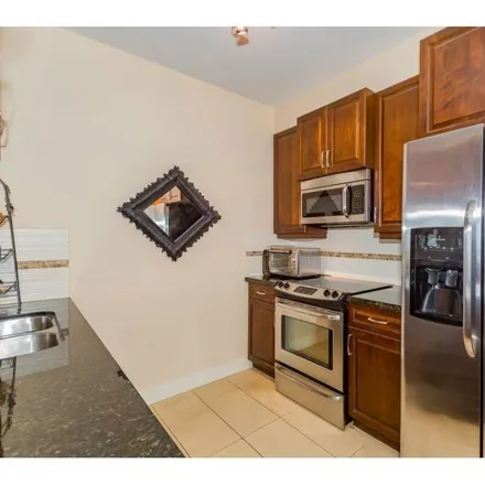 Image 2 - Maple Ridge, BC, CA - Apartment for rent