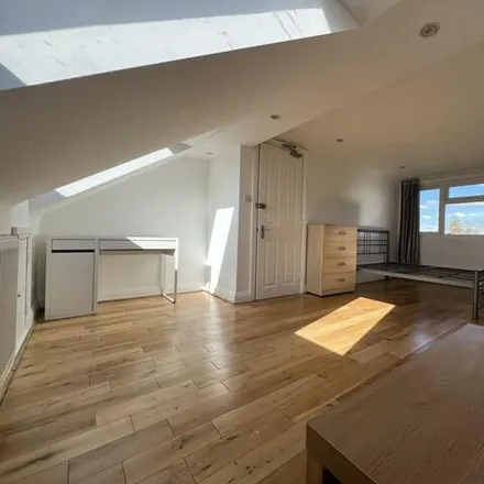 Rent this 1 bed house on 25 Cavendish Avenue in London, KT3 6QH