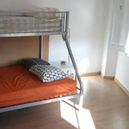 Rent this 4 bed room on Avinguda del Primat Reig in 29, 46019 Valencia