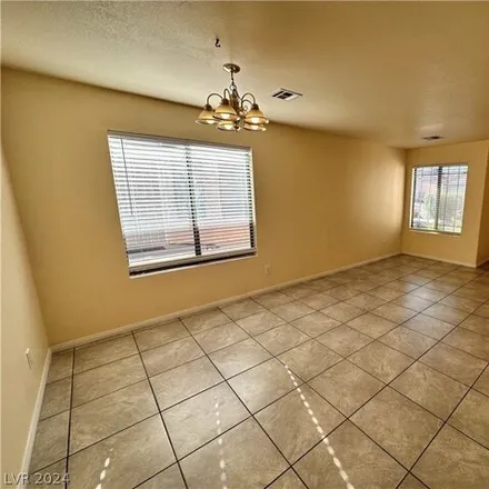 Image 7 - 6534 Blooming Sun Court, Sunrise Manor, NV 89142, USA - House for rent