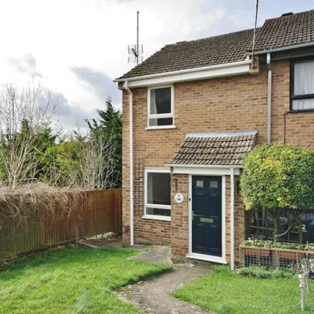 Buy this 2 bed house on Bakers Piece in Witney, OX28 1PQ