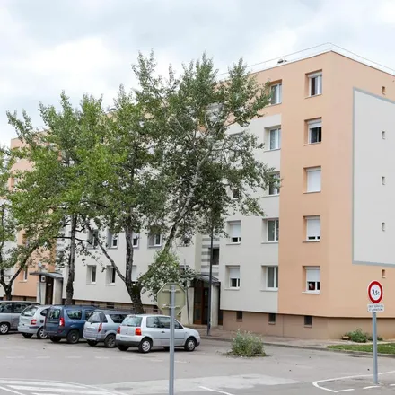 Rent this 4 bed apartment on 4 Rue du Clos du Roi in 21200 Beaune, France