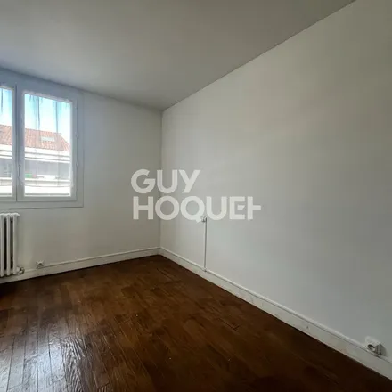 Rent this 3 bed apartment on Église Saint-Martin in Impasse du Docteur Joseph Laurent, 31300 Toulouse