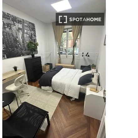 Rent this 6 bed room on Casa de México in Calle de Alberto Aguilera, 20