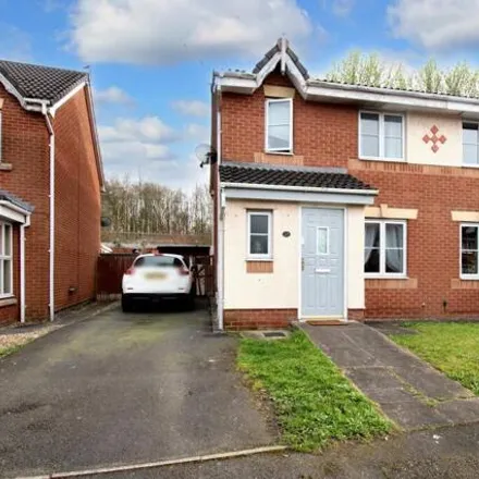 Buy this 4 bed duplex on Telford Drive in St Helens, WA9 3GR
