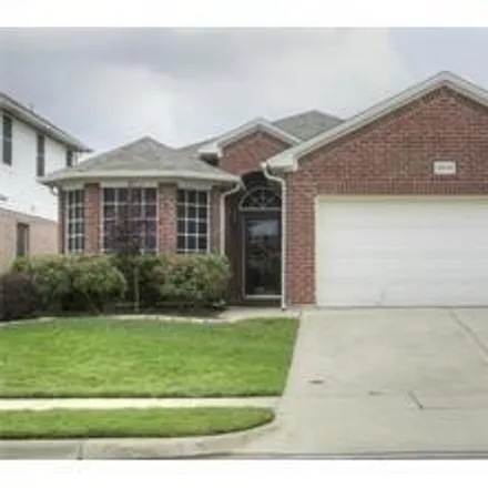 Rent this 3 bed house on 4013 Petersburg Drive in Fort Worth, TX 76244