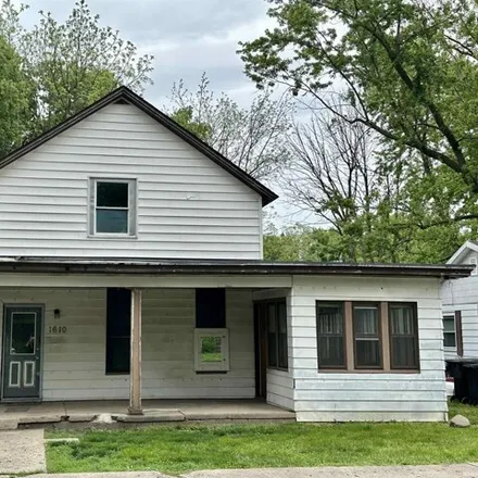 Buy this 3 bed house on 1646 Columbia Street in Lafayette, IN 47901
