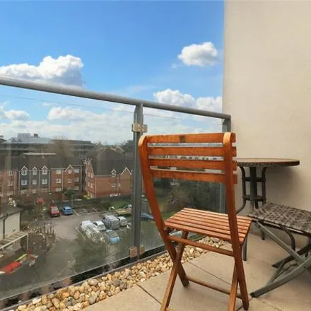 Image 3 - Cardinal Place, Guildford Road, Horsell, GU22 7LR, United Kingdom - Apartment for sale