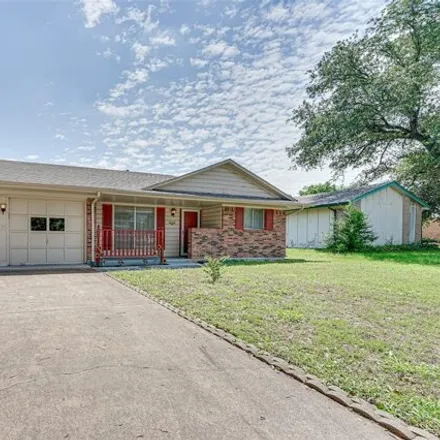 Buy this 3 bed house on 302 Tanglewood Drive in Duncanville, TX 75116