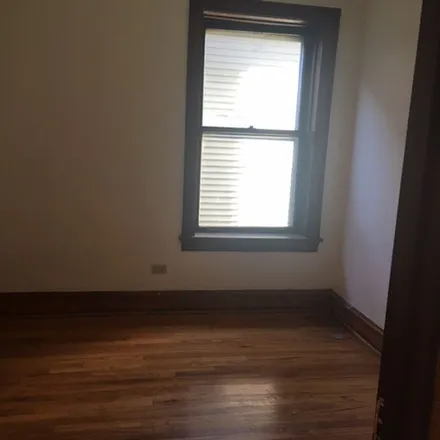 Rent this 3 bed apartment on 4207 North Wolcott Avenue in Chicago, IL 60640