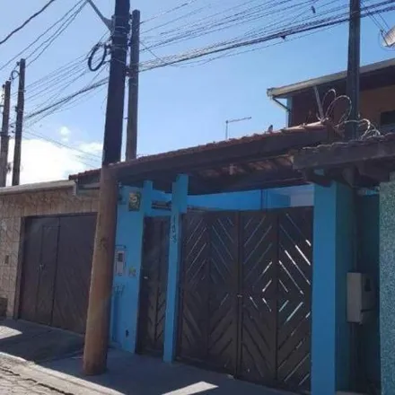 Rent this 2 bed house on Rua Geraldo Gomes Leite in Tinga, Caraguatatuba - SP