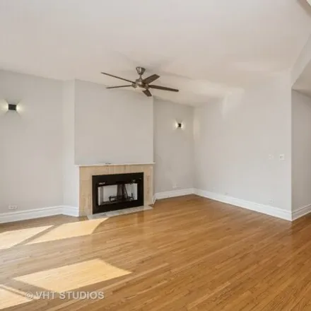 Image 6 - 3250-3252 South Prairie Avenue, Chicago, IL 60653, USA - Condo for sale