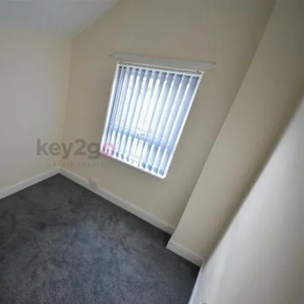 Image 6 - Manvers Road, Sheffield, S20 1AY, United Kingdom - Townhouse for rent