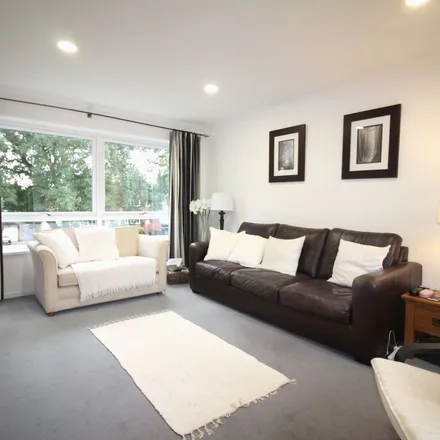 Image 2 - Longdon Road, Bentley Heath, B93 9HU, United Kingdom - Apartment for rent
