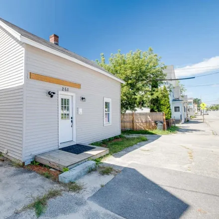 Buy this 2 bed house on 265 Lincoln Street in Lewiston, 04240