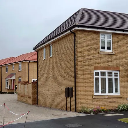 Rent this 3 bed duplex on unnamed road in Wixams, MK42 6GH