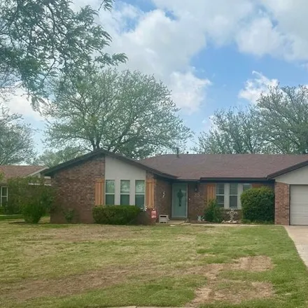 Buy this 3 bed house on 35 Northridge Drive in Canyon, TX 79015