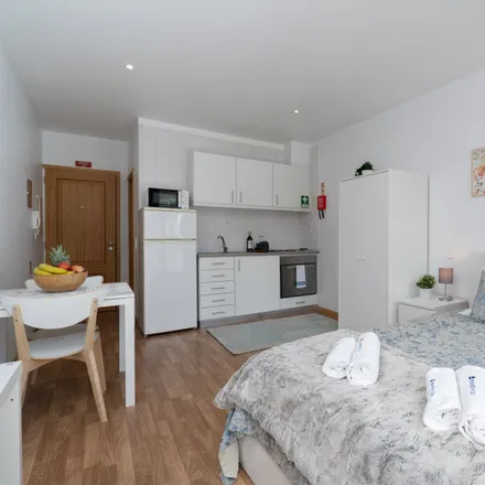 Rent this 1 bed apartment on São Lázaro in Rua do Morgado de Mateus, 4000-508 Porto