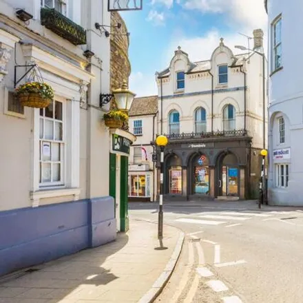 Image 1 - Old Town Hall, Castle Street, Buckingham, MK18 1BS, United Kingdom - Apartment for sale