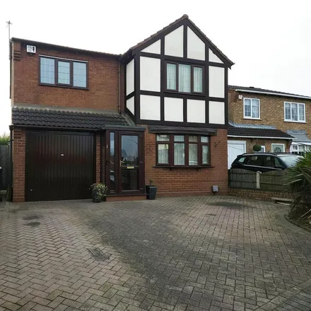 Rent this 4 bed house on Walton Heath in Bloxwich, WS3 3UF