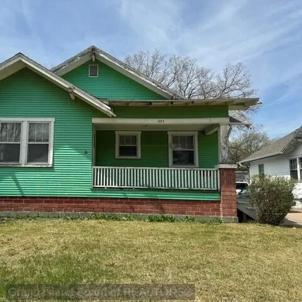 Buy this 3 bed house on 222 South Oak Street in Grand Island, NE 68801