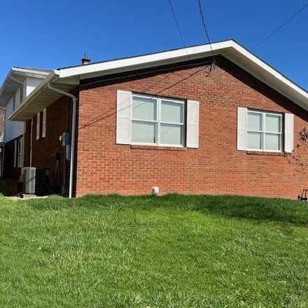 Image 3 - 356 Pine Avenue, Moundsville, WV 26041, USA - House for sale