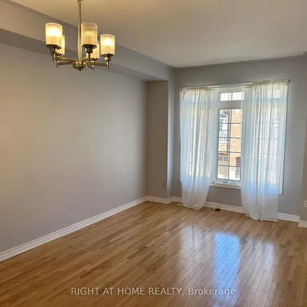 Rent this 3 bed apartment on Triumph Lane in Mississauga, ON L5N 6X9