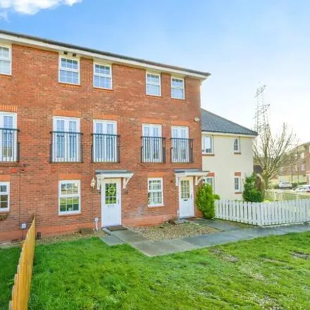 Buy this 3 bed townhouse on Mendip Way in North Hertfordshire, SG1 6GE
