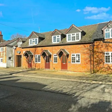 Buy this 2 bed apartment on Cross Roads Garage in A4128, Prestwood