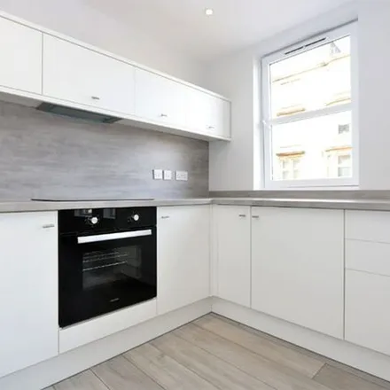 Rent this 2 bed apartment on Our Dentist in 79 Elderslie Street, Glasgow