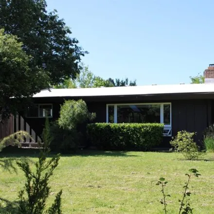 Buy this 3 bed house on 525 SE Goodnight Ave in Corvallis, Oregon