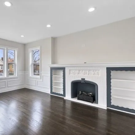 Image 3 - 9133 South Marshfield Avenue, Chicago, IL 60620, USA - House for sale