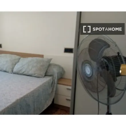 Rent this 5 bed room on Carrer de Montesa in 1, 46017 Valencia