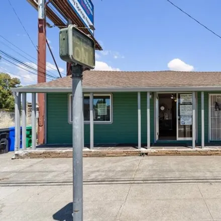 Image 6 - 910 E Lewelling Blvd, Hayward, California, 94541 - House for sale