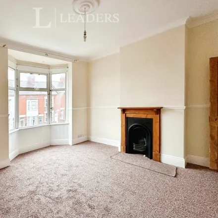 Image 5 - Haddenham Road, Leicester, LE3 2AR, United Kingdom - Townhouse for rent