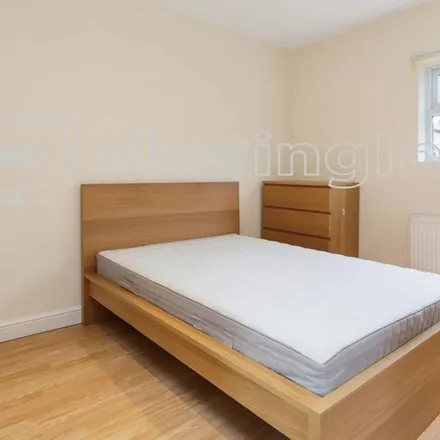 Rent this 1 bed apartment on Werndee Road in London, SE25 5JZ
