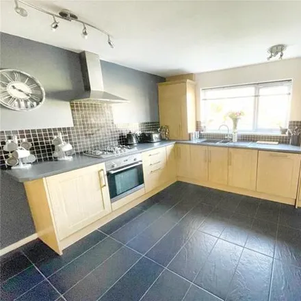 Image 3 - Como Place, Newcastle-under-Lyme, ST5 2QN, United Kingdom - House for sale