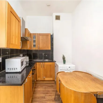 Rent this 3 bed apartment on 27 Fairbridge Road in London, N19 3HY