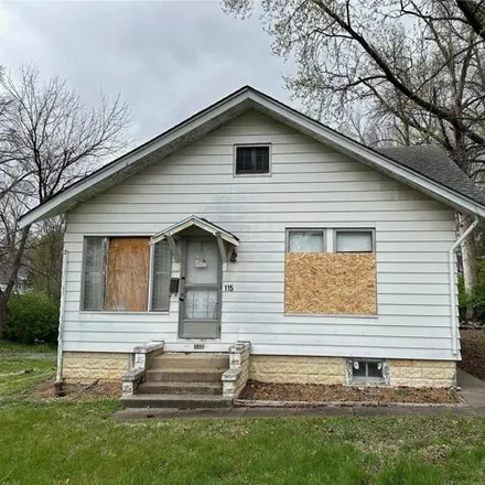 Buy this 2 bed house on 149 North 33rd Street in Belleville, IL 62226