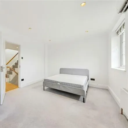 Image 5 - 8-16 Acacia Gardens, London, NW8 6AH, United Kingdom - Townhouse for rent