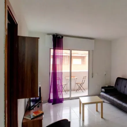 Image 2 - Calle de Ramiro II, 28802 Alcalá de Henares, Spain - Apartment for rent