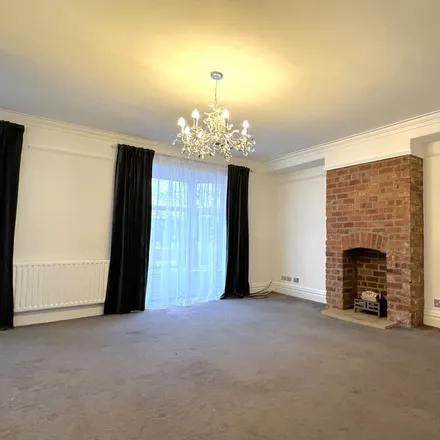 Image 4 - High Street, Harrogate, HG2 7PB, United Kingdom - Apartment for rent