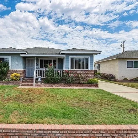 Image 2 - 6223 McKnight Drive, Lakewood, CA 90713, USA - House for sale