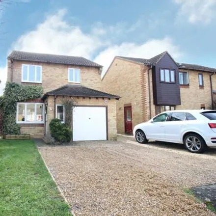 Buy this 3 bed house on Goldfinch Lane in Lee-on-the-Solent, PO13 8LN