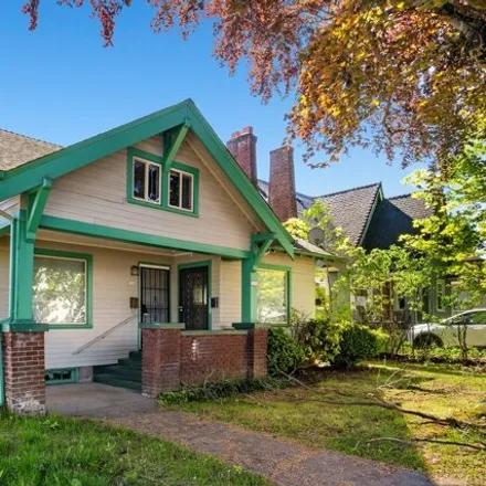 Buy this 4 bed house on 5266 North Commercial Avenue in Portland, OR 97217