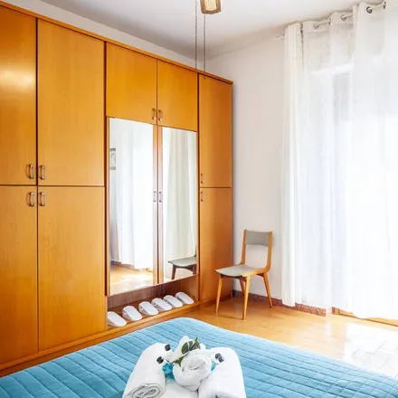 Image 5 - Marina di Carrara, Viale Cristoforo Colombo, 54033 Carrara MS, Italy - Apartment for rent