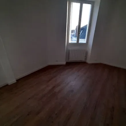 Rent this 3 bed apartment on 14 Rue de Chartres in 91410 Dourdan, France